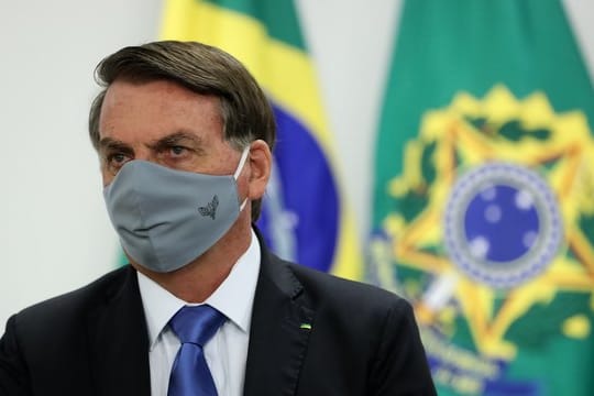 Jair Bolsonaro hat sich mit dem Coronavirus angesteckt.