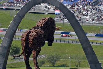 Auf der Rennstrecke im österreichischen Spielberg wird zum Auftakt der Formel 1 innerhalb einer Woche gleich zweimal um WM-Punkte gefahren.