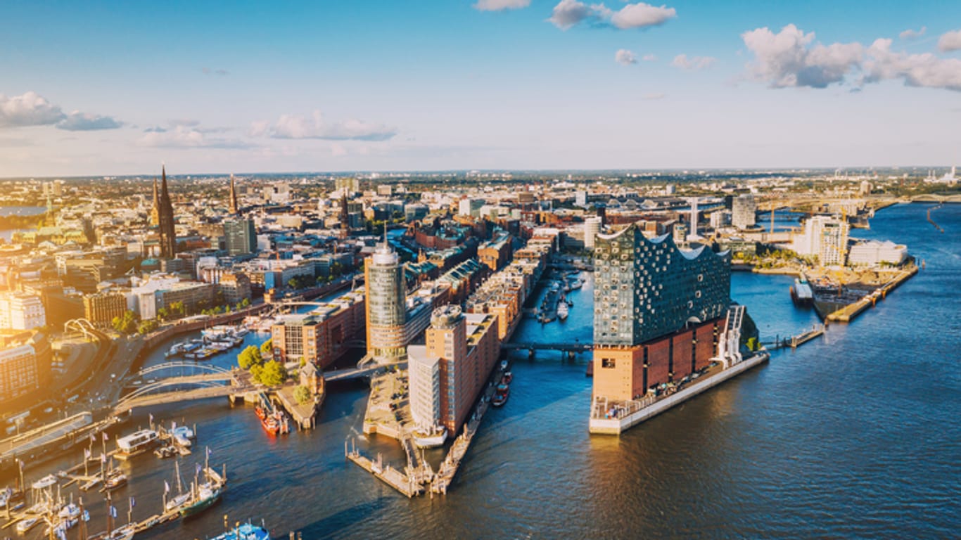 Blick über das Viertel HafenCity in Hamburg