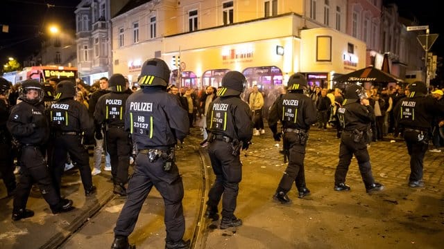 Die Fan-Feierlichkeiten in Bremen wurden von Randale überschattet.