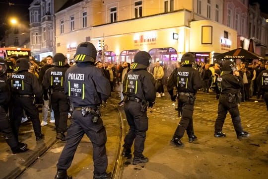 Die Fan-Feierlichkeiten in Bremen wurden von Randale überschattet.