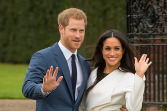 Der britische Prinz Harry und Meghan Markle nach der Bekanntgabe ihrer Verlobung.