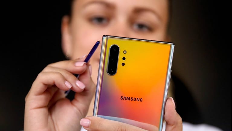 Ein Galaxy Note 10+ (Symbolbild): Samsung wird den Nachfolger des Geräts vermutlich bei seinem Unpacked-Event am 5. August präsentieren.