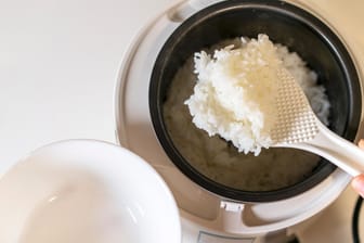 Reiskocher im Vergleich: Mit diesen Modellen kochen Sie jede Reis- und Getreidesorte auf den Punkt.