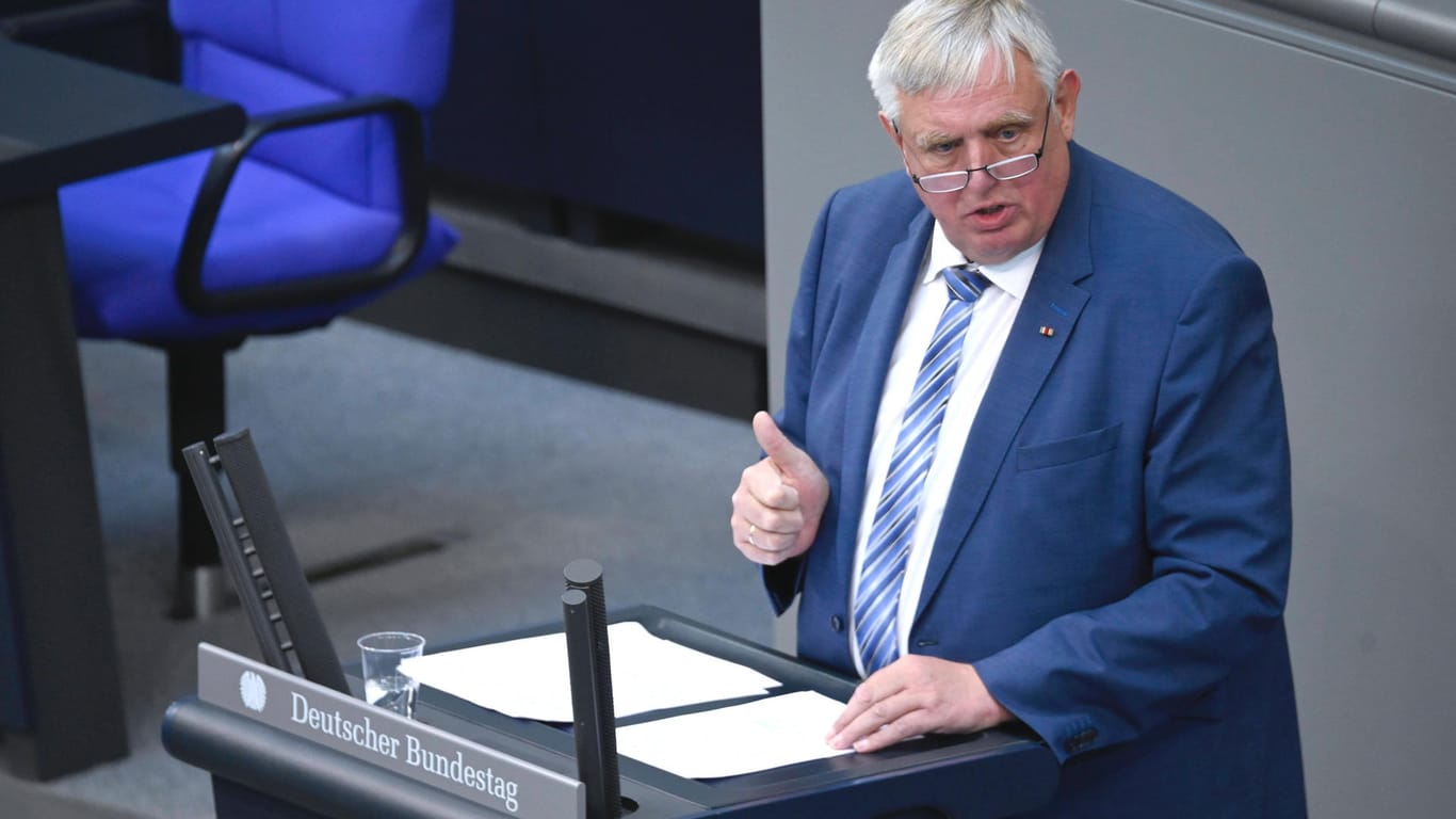 Karl-Josef Laumann im Bundestag: Der NRW-Gesundheitsminister hat am Mittwoch einen neuen Bericht vorgestellt.