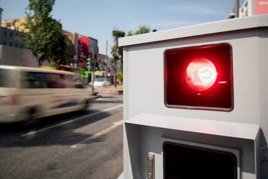 Das Bundesverkehrsministerium hat rechtliche Bedenken zu den Ende April in Kraft gesetzten neuen Regelungen zu Bußgeldern und Fahrverboten.