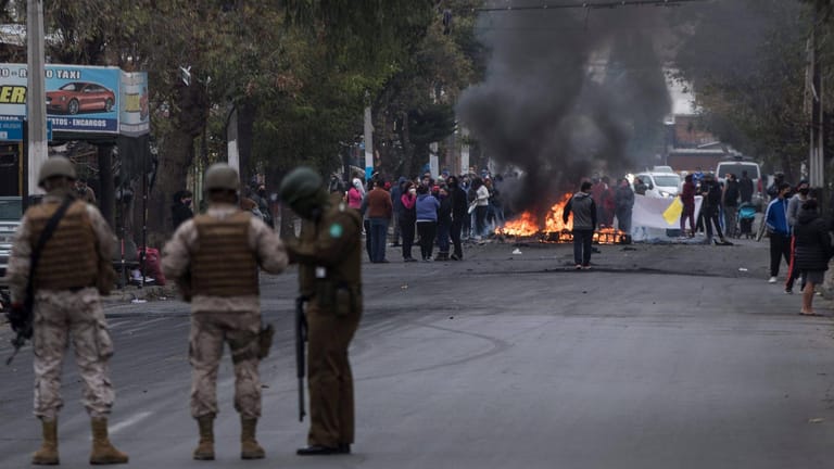 In dem Viertel La Pintana der Hauptstadt Santiago kam es Ende Mai wiederholt zu Auseinandersetzungen zwischen Sicherheitskräften und Protestierenden.