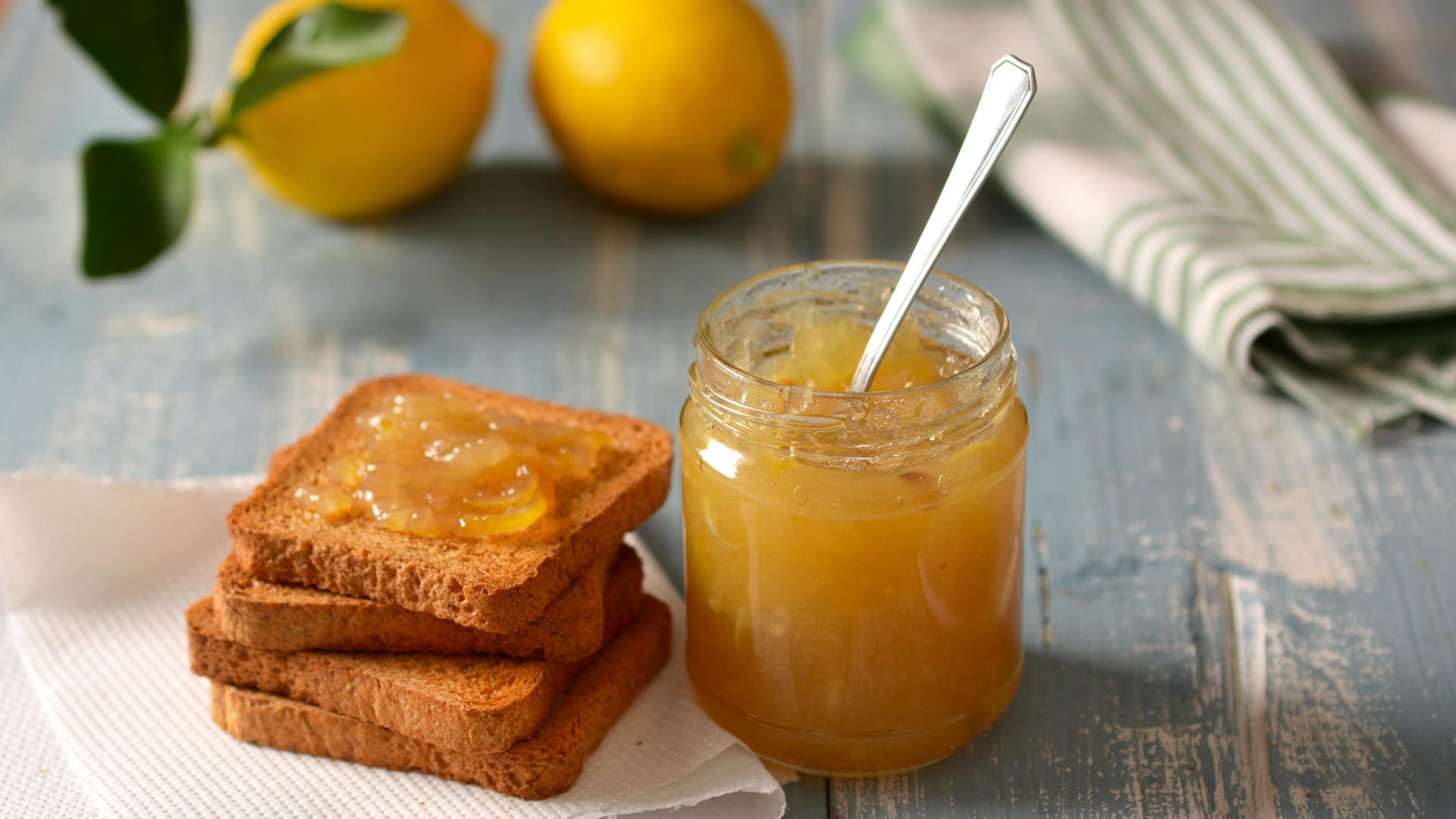 Marmelade: Sie wird aus Zitrusfrüchten hergestellt.