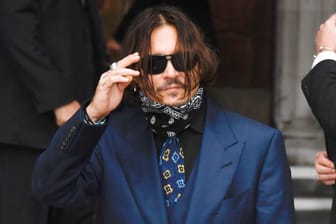 Johnny Depp: Der Hollywoodstar packt in London vor Gericht aus und auch Amber Heard kennt kein Pardon – eine hollywoodreife Schlammschlacht.