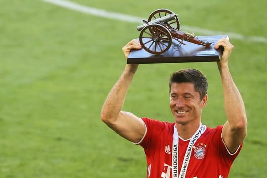 Wurde von seinen Profikollegen zum VDV-Spieler der Saison 2019/2020 gewählt: Robert Lewandowski.