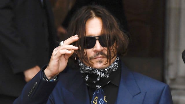 Johnny Depp auf dem Weg ins Londoner Gericht.