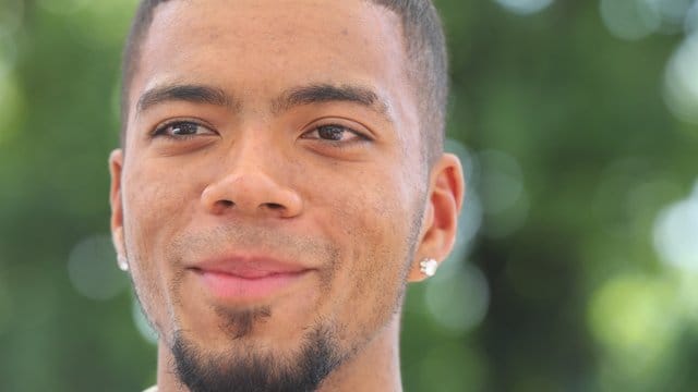 Fußballprofi Benjamin Henrichs setzt sich gegen Rassismus ein.