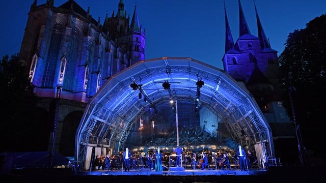 Das Philharmonische Orchester probt für das Domstufen-Open Air