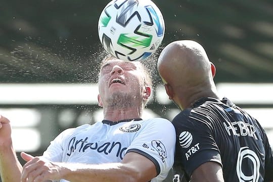 Kai Wagner (l) spielt in den USA für Philadelphia Union.