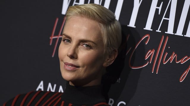 Charlize Theron zeigt in ihrem neuen Film Muskeln und Kampfeslust.