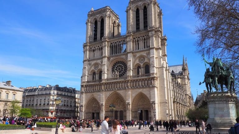 Die Kathedrale Notre-Dame de Paris - aufgenommen vor dem Brand im April 2019.