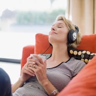 Kopfhörer im Vergleich: Mit diesen In-Ear-, On-Ear- und Over-Ear-Kopfhörern hören Sie zu Hause und unterwegs bequem Musik.