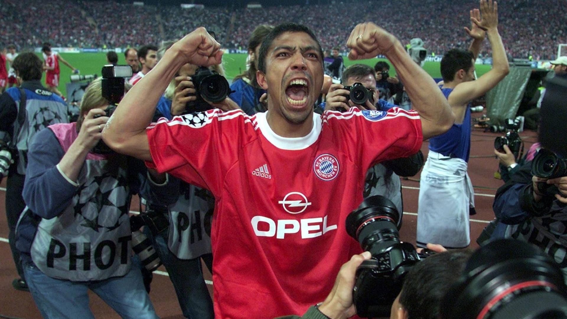 Giovane Elber 2001 im Bayern-Trikot: Hier nach dem 2:1-Halbfinal-Sieg in der Champions League gegen Real Madrid.