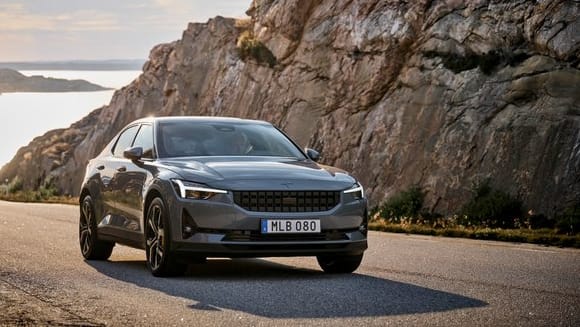 Zweiter Auftritt: Nach dem Plug-in-Hybriden Polestar 1 fährt die Volvo-Tochter nun mit dem vollelektrischen Modell Nummer 2 vor.