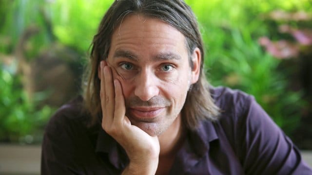 Richard David Prechtmeint, Fußball sei "sicher die öffentliche Veranstaltung, die am schmerzlichsten vermisst wird". Richard David Prechtmeint, Fußball sei "sicher die öffentliche Veranstaltung, die am schmerzlichsten vermisst wird".