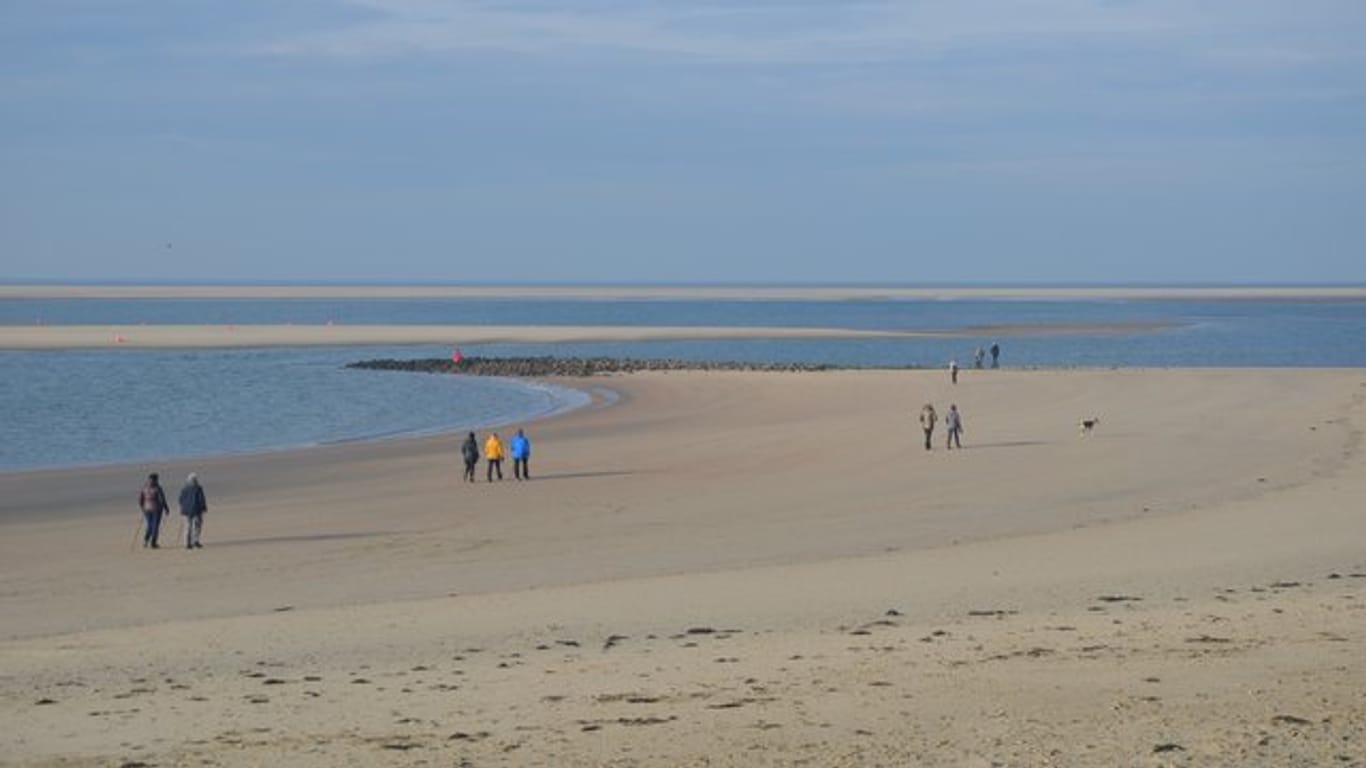 Der weite Strand der Insel Borkum.