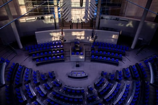 Die Bundesregierung hat den EU-Mitgliedstaaten vorgeschlagen, wegen des massiven Hacker-Angriffs auf den Bundestag vor fünf Jahren gemeinsam Sanktionen zu verhängen.
