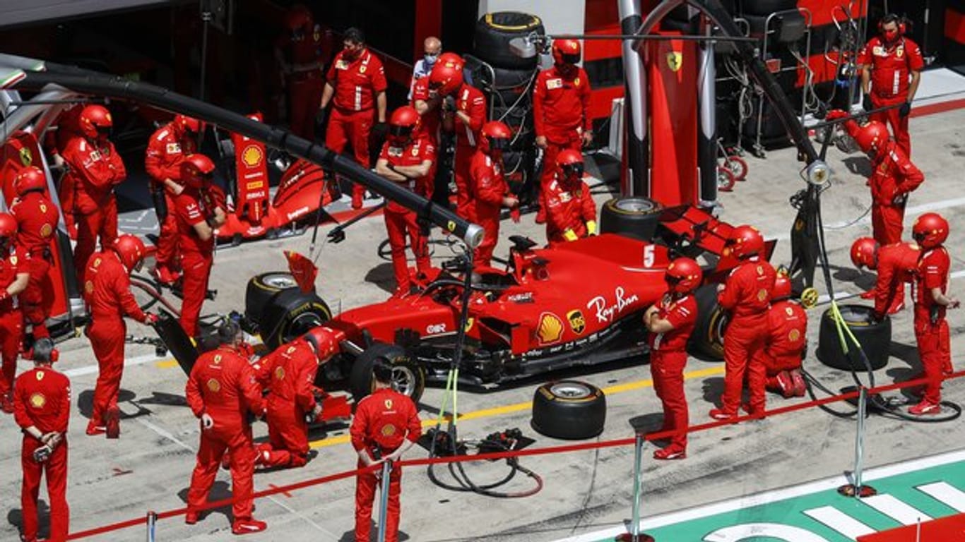 Sebastian Vettel und Ferrari erlebten beim zweiten Spielberg-Rennen einen rabenschwarzen Tag.
