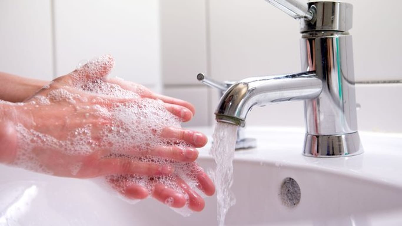 In Zeiten von Corona kommt es nicht nur auf regelmäßiges Händewaschen an, auch die Handtücher sollten oft genug ausgetauscht werden.