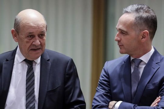 Bundesaußenminister Heiko Maas und sein französischer Amtskollege Jean-Yves Le Drian beim EU-Außenminister-Treffen in Brüssel.