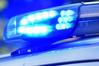 Polizeieinsatz: Beamte wurden am Sonntagabend in Fulda zu einem Beziehungsstreit gerufen.