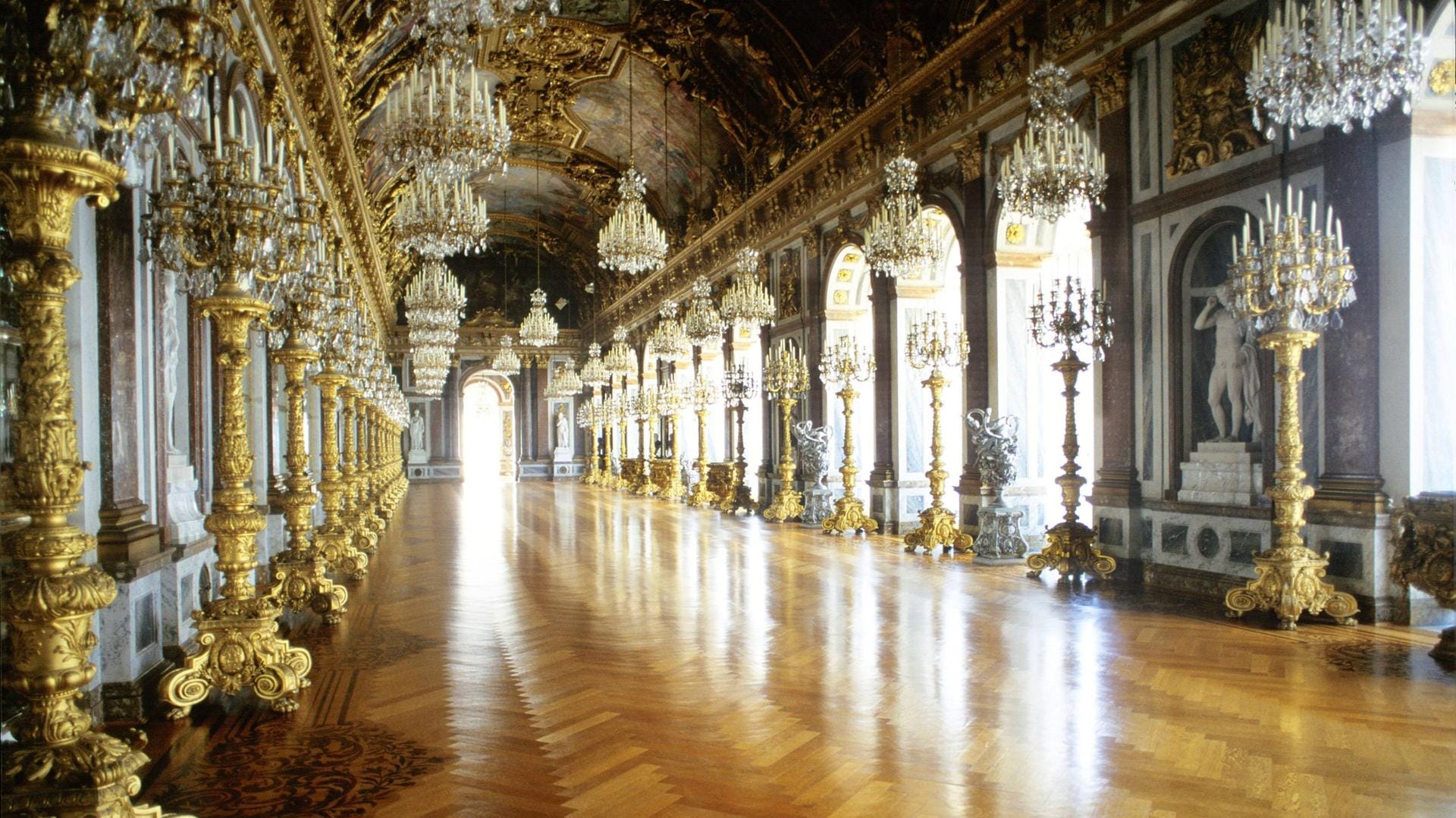 Hier findet die Sitzung statt: im Spiegelsaal des Schlosses Herrenchiemsee.