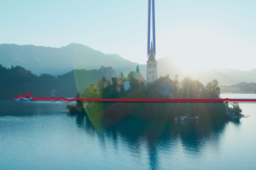 Ein See in den Alpen: Einige Urlaubsländer in Europa sind beinahe Coronavirus-frei.