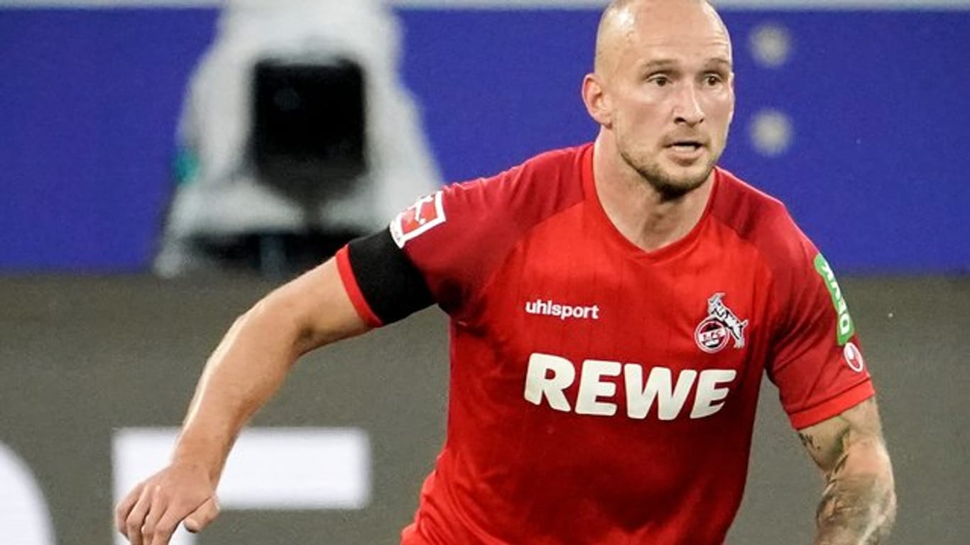 Würde gern länger beim FC Köln bleiben: Toni Leistner am Ball.