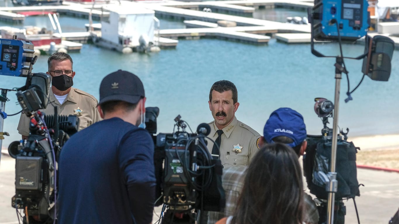 Bill Ayub: Der Sheriff von Ventura County spricht auf einer Pressekonferenz, nachdem die Leiche von Naya Rivera im Lake Piru gefunden wurde.