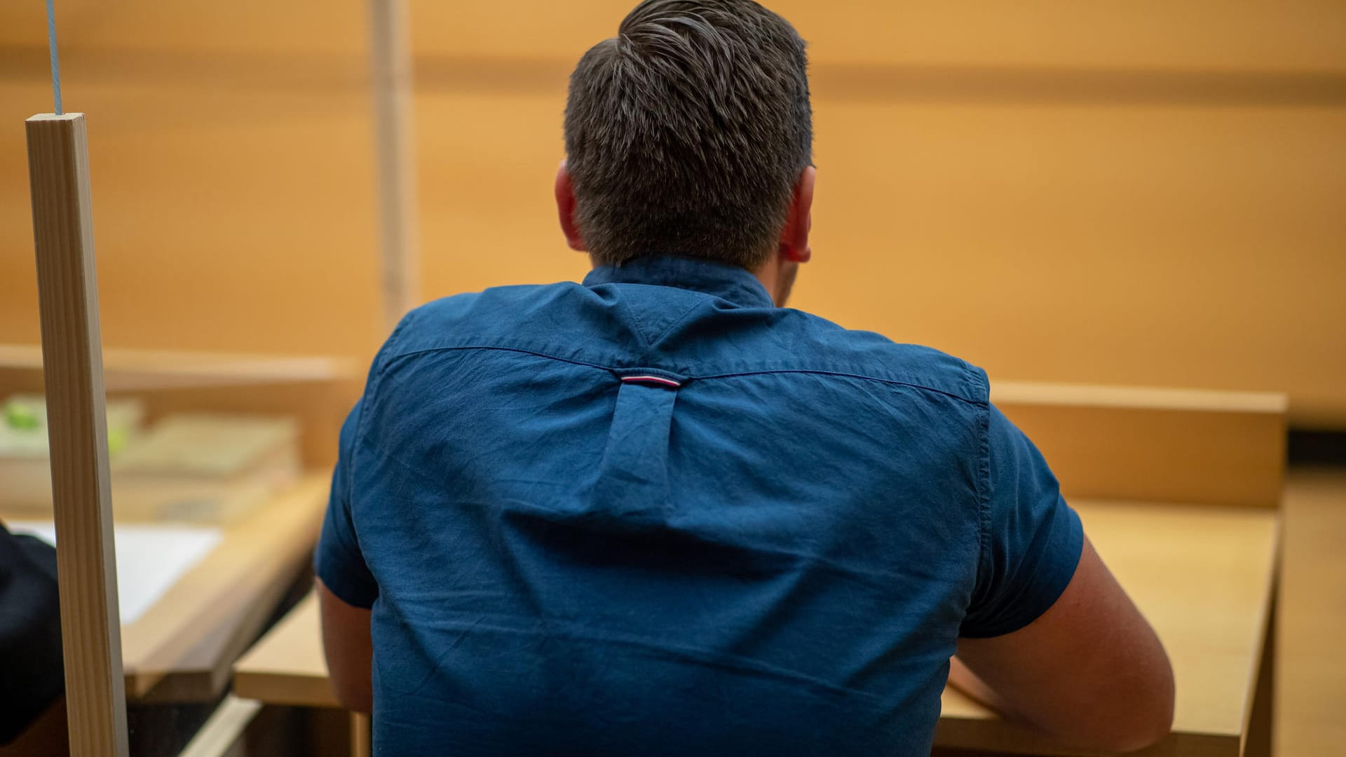 Angeklagter im Würzburger Gerichtssaal: Der heute 21-Jährige muss sich wegen fahrlässiger Tötung verantworten. Angeklagter im Würzburger Gerichtssaal: Der heute 21-Jährige muss sich wegen fahrlässiger Tötung verantworten.