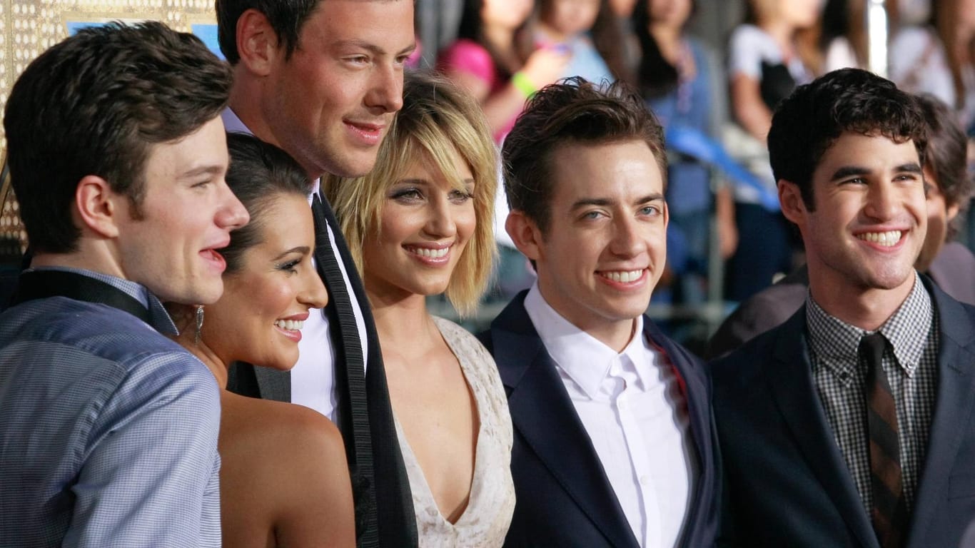 Chris Colfer, Lea Michele, Cory Monteith, Dianna Agron, Kevin McHale und Darren Criss: Die "Glee"-Schauspieler posieren bei einer Premiere 2011.