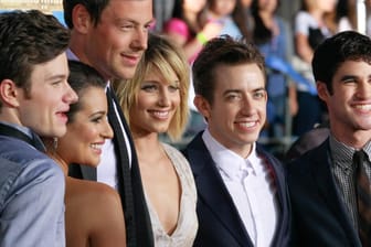 Chris Colfer, Lea Michele, Cory Monteith, Dianna Agron, Kevin McHale und Darren Criss: Die "Glee"-Schauspieler posieren bei einer Premiere 2011.