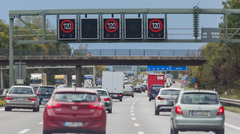 Tempo 120 auf der Autobahn: Die Linke plädiert für ein solches generelles Geschwindigkeitslimit.