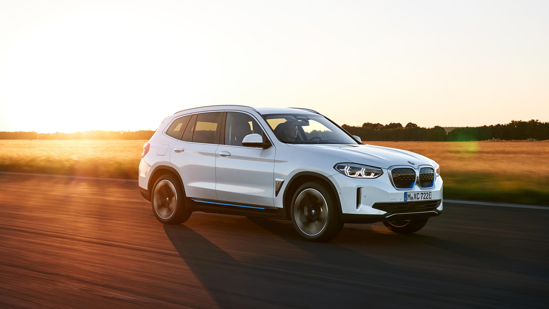 SUV unter Strom: Beim elektrischen BMW iX3 machen nur Details den optischen Unterschied zum konventionellen Schwestermodell X3 aus.