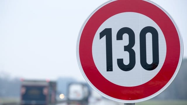 Wenn das Thema "Tempolimit" zuletzt aufkam, dann ging es meist um Klimaschutz und weniger um Verkehrssicherheit. Wenn das Thema "Tempolimit" zuletzt aufkam, dann ging es meist um Klimaschutz und weniger um Verkehrssicherheit.