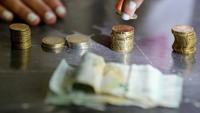 Wie man Geld sparen kann und es verwaltet, lernt man nicht in der Schule.