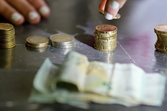 Wie man Geld sparen kann und es verwaltet, lernt man nicht in der Schule.