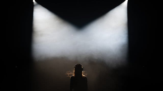 Allein im Theater bem Rundgang "Black Box - Phantomtheater für eine Person" im Schauspielhaus Stuttgart.