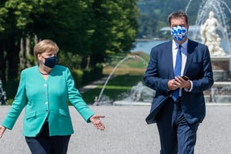 Angela Merkel und Markus Söder im Schlosspark auf Herrenchiemsee: Diese Bilder bleiben haften.