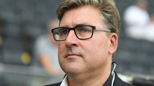 Eintracht Frankfurts Vorstandsmitglied Axel Hellmann: "Bevor wir mit einem Konzept in die neue Saison gehen, wird es eine interne Abstimmung mit den organisierten Fan-Gruppen bei uns geben."