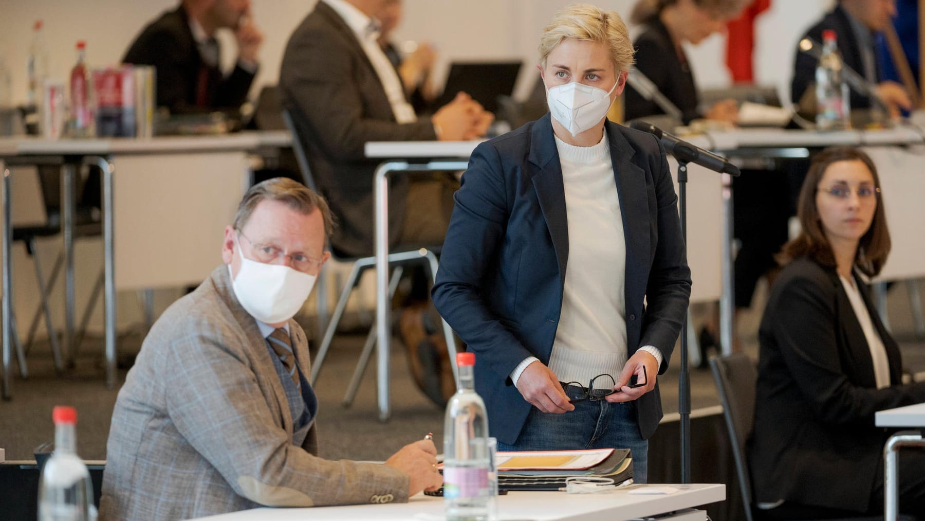 AfD-Klage erfolgreich in Thüringen: Gericht kippt Frauenquote für ...