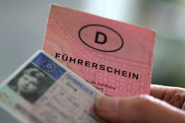 Führerschein: Ende April trat eine umfassende Novelle der Straßenverkehrsordnung in Kraft, die auch die Regeln für zu schnelles Fahren verschärfte.