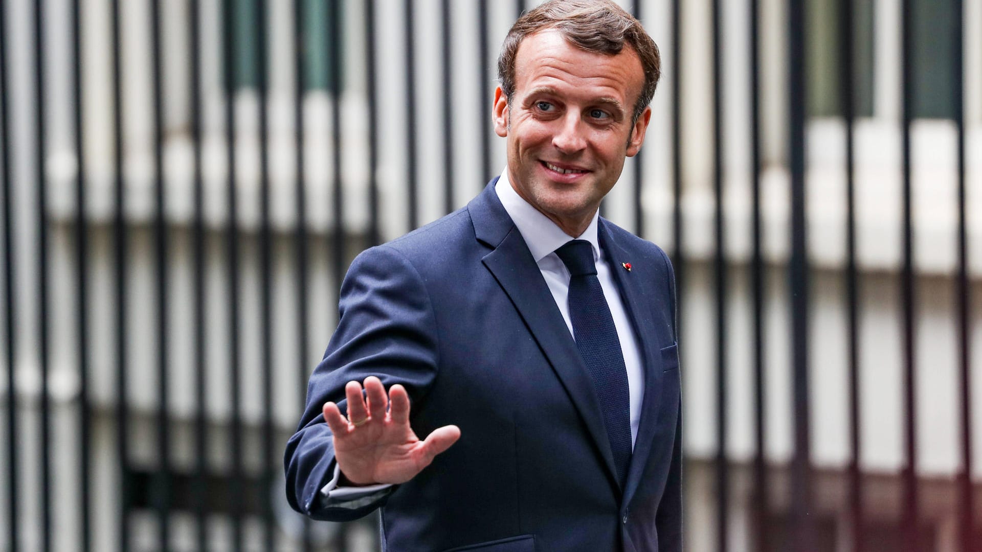 Emmanuel Macron: Frankreichs Staatsoberhaupt ist bei einem Spaziergang ausgebuht worden.