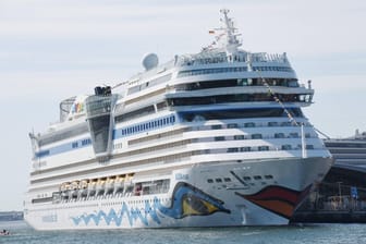 Die "AIDAmar" im Hafen von Rostock (Symbolbild): Die Reederei Aida Cruises bereitet den Saisonstart vor.