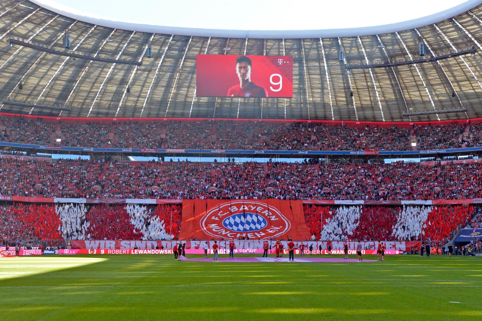 Ein volles Stadion in der Bundesliga: zur neuen Saison kein undenkbares Szenario.